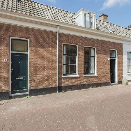 Picturesque Fisherman S House In Scheveningen Near The Shops Хага Стая снимка