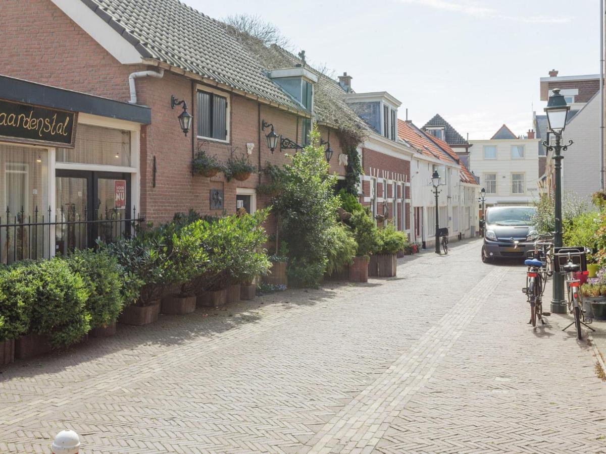 Picturesque Fisherman S House In Scheveningen Near The Shops Хага Екстериор снимка